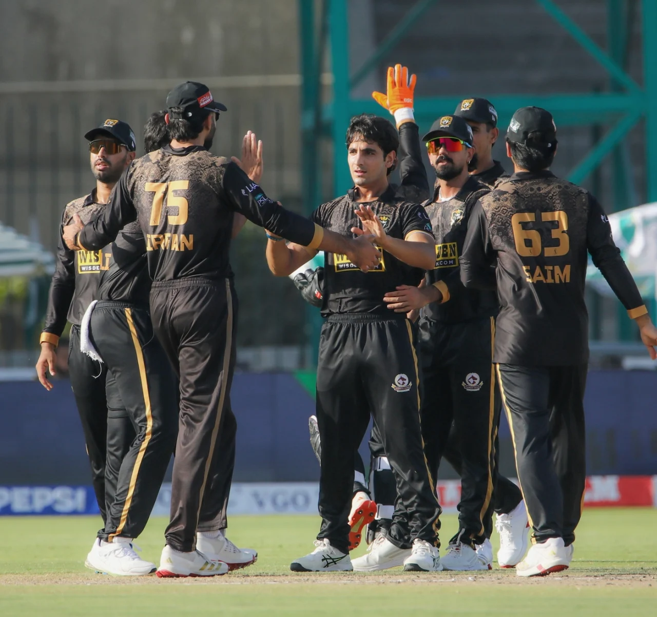 Hyderabad Kingsmen Crush Targets and Knock Out Qalandars