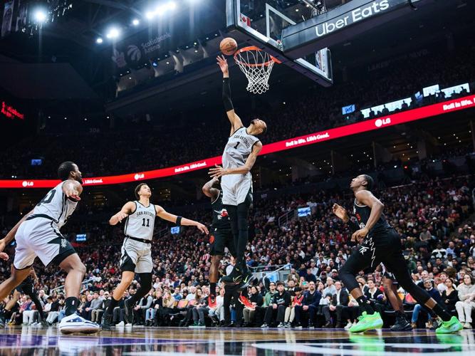 Spurs Silence Thunder to Take Game 1 of Western Conference Finals