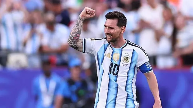 Messi Equals World Cup Goals Record as Argentina Cruise Past Algeria
