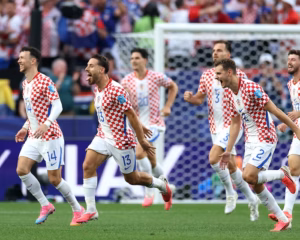 Vlasic Header Sends Croatia Into Last 32