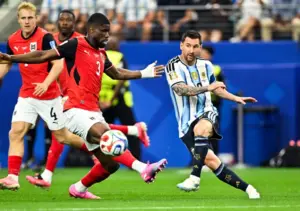 Messi Makes History as Argentina March Into the Last 32