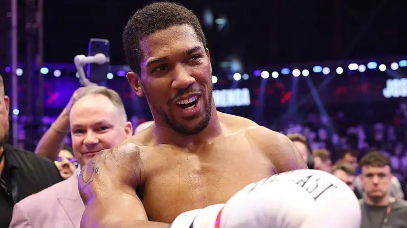 Joshua Survives Early Knockdowns in Dramatic Comeback Victory