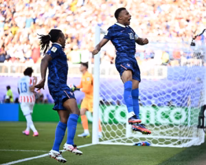 Mbappe Penalty Sends France Into World Cup Quarter Finals