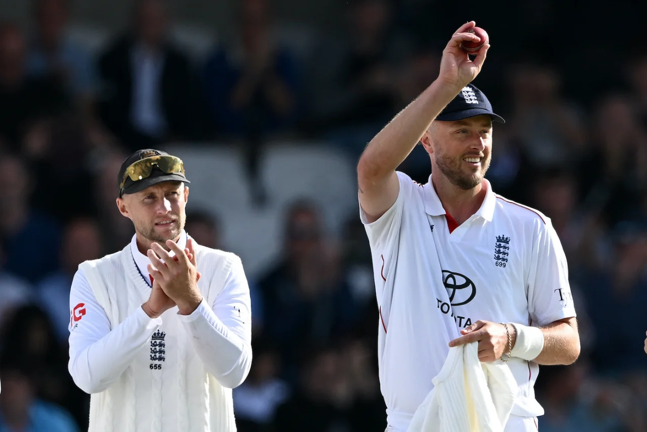 Robinson and Tongue Tear Through Pakistan at Headingley
