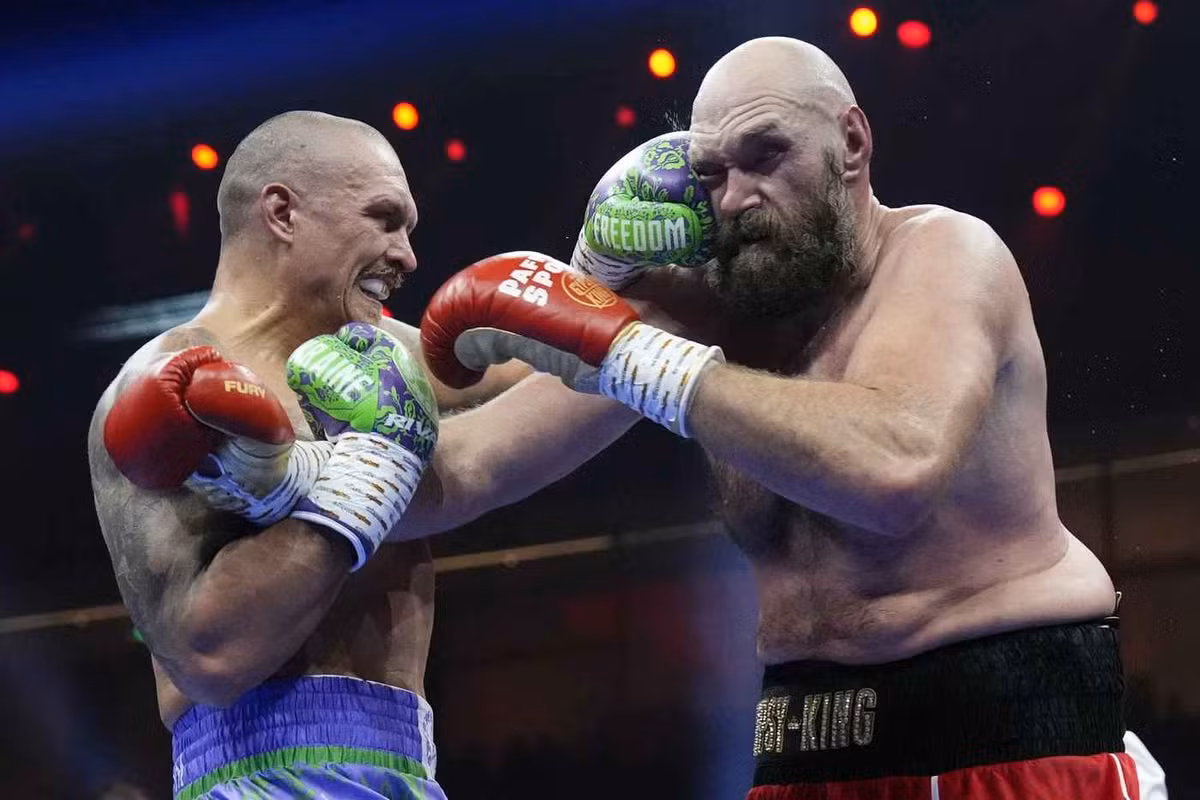Usyk Shuts the Door on a Fury Trilogy as the Joshua Bout Wobbles
