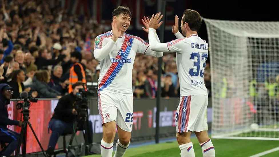 Eagles Soar Past Middlesbrough With Dominant Display at Selhurst Park