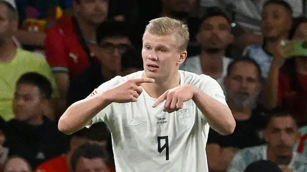 Haaland Limps Off as Portugal Edge Norway