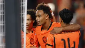 Zirkzee Strikes Late as Dutch Climb to the Summit