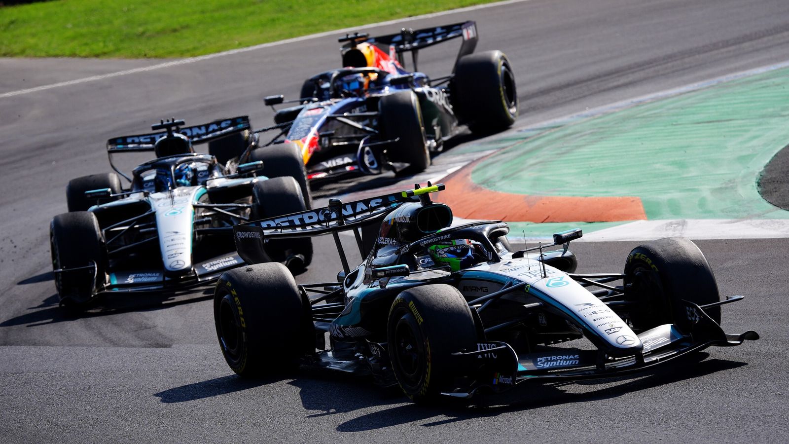 Verstappen Emerges as Wild Card in Antonelli Russell F1 Title Battle